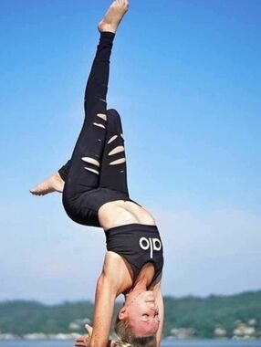 Alo Yoga Ripped Warrior Leggings High Waist 7/8 Length XSmall